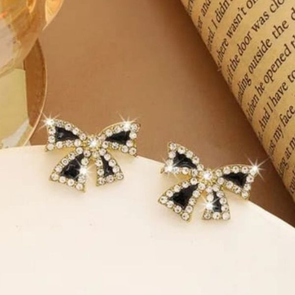 Women Gold-Plated Stone-Studded Stud Earrings