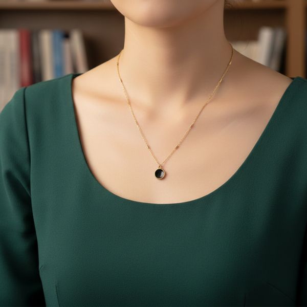 Elegant Black Onyx Gold Pendant Necklace – Minimalist Jewelry