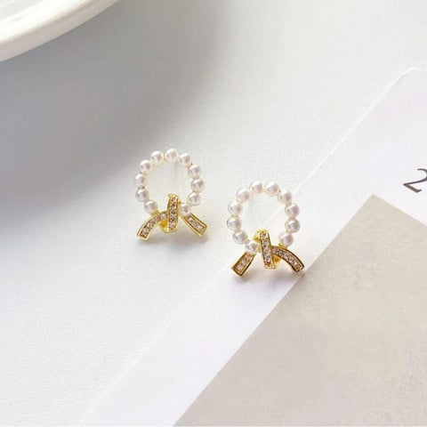 White Round Pearl Studs Earrings